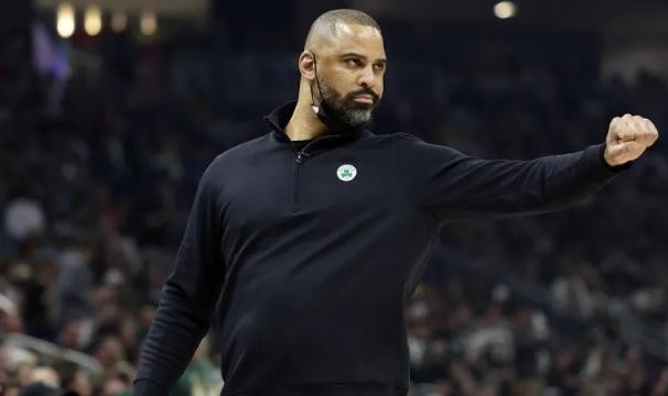 博鱼体育官网-末节断电痛失好局 绿军输掉的不仅仅是一场比赛